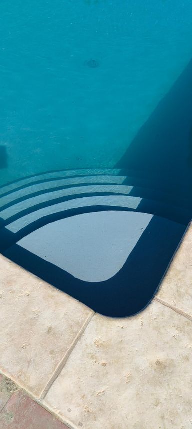 Stairs to enter easily in the pool