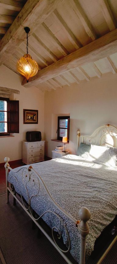First floor bedroom (double bed)